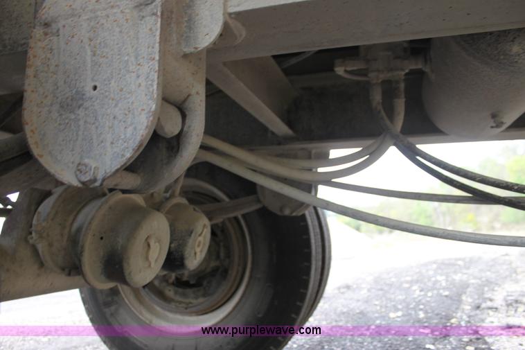 image for item H8825 1988 Supreme pup dump trailer