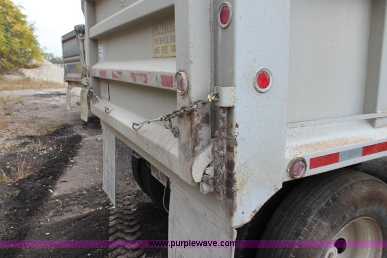 image for item H8825 1988 Supreme pup dump trailer