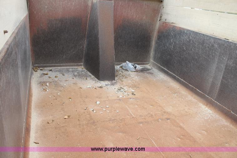 image for item H8825 1988 Supreme pup dump trailer