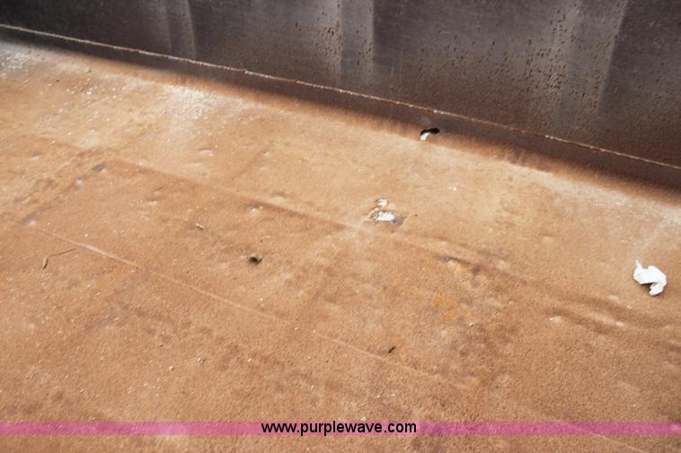 image for item H8825 1988 Supreme pup dump trailer