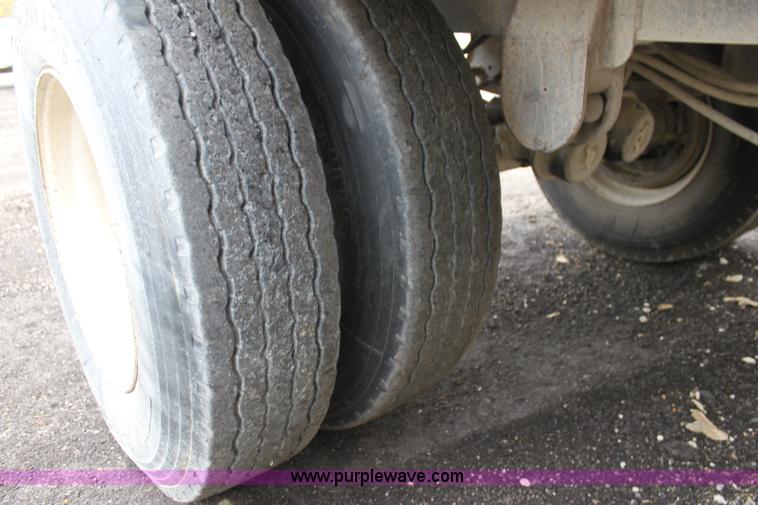 image for item H8825 1988 Supreme pup dump trailer