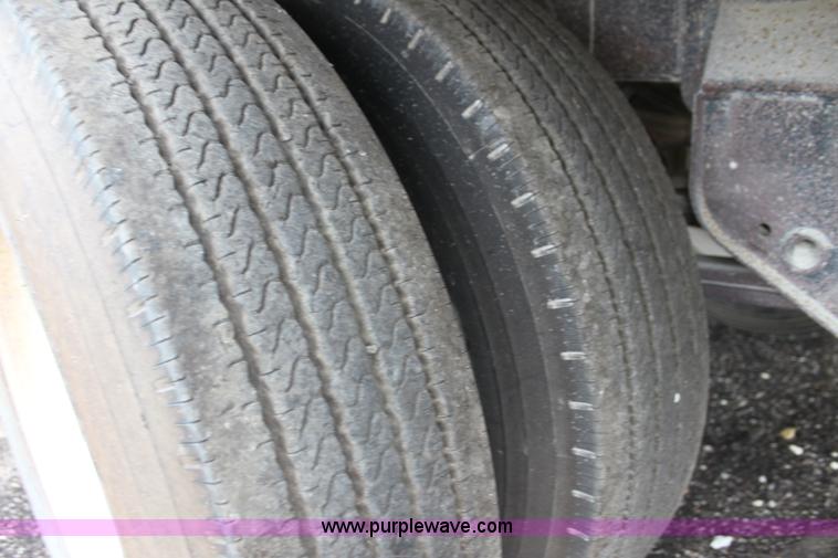 image for item H8825 1988 Supreme pup dump trailer