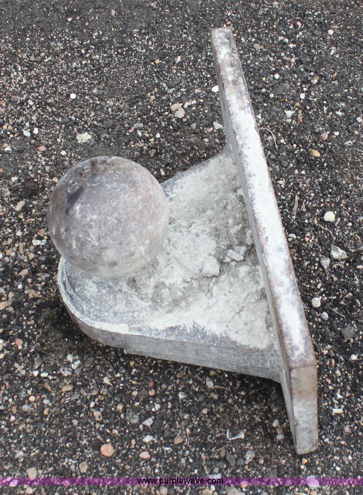 image for item H8825 1988 Supreme pup dump trailer