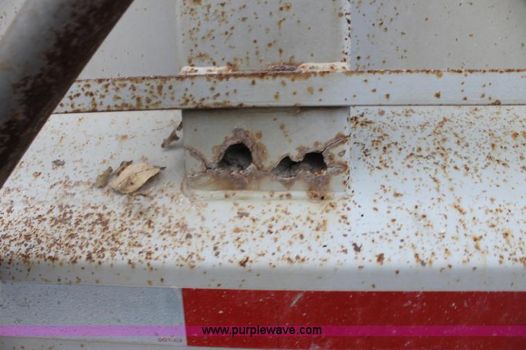 image for item H8825 1988 Supreme pup dump trailer