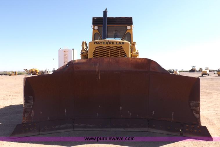 image for item H9060 1977 Caterpillar D7G dozer