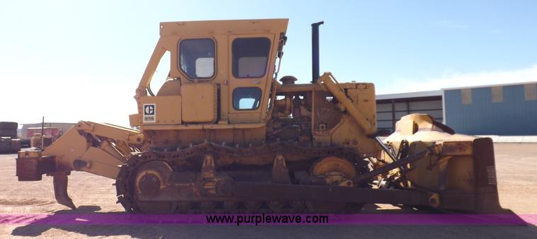 image for item H9060 1977 Caterpillar D7G dozer