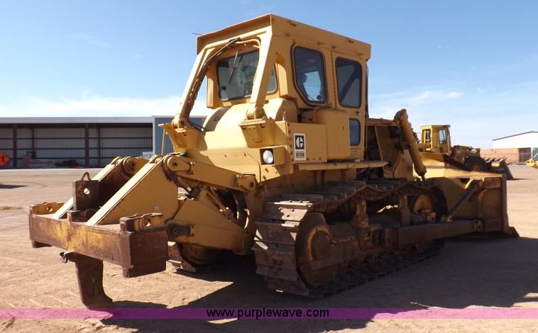 image for item H9060 1977 Caterpillar D7G dozer