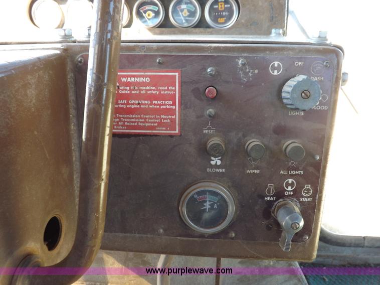 image for item H9060 1977 Caterpillar D7G dozer