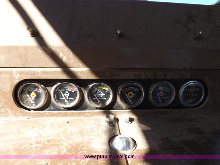 image for item H9060 1977 Caterpillar D7G dozer