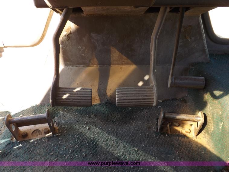 image for item H9060 1977 Caterpillar D7G dozer