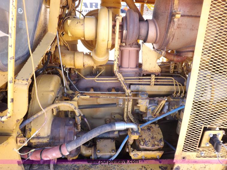 image for item H9060 1977 Caterpillar D7G dozer