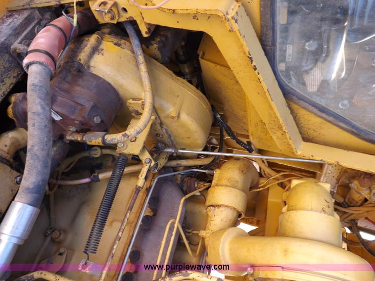 image for item H9060 1977 Caterpillar D7G dozer