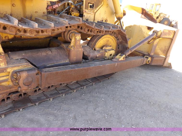 image for item H9060 1977 Caterpillar D7G dozer