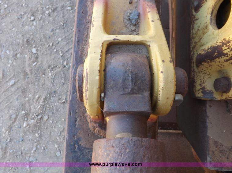 image for item H9060 1977 Caterpillar D7G dozer