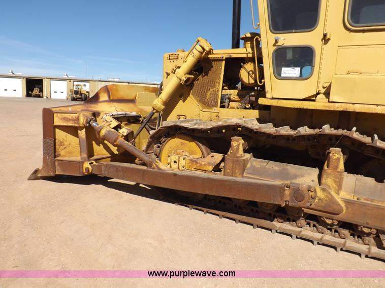 image for item H9060 1977 Caterpillar D7G dozer