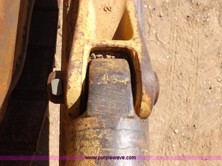 image for item H9060 1977 Caterpillar D7G dozer