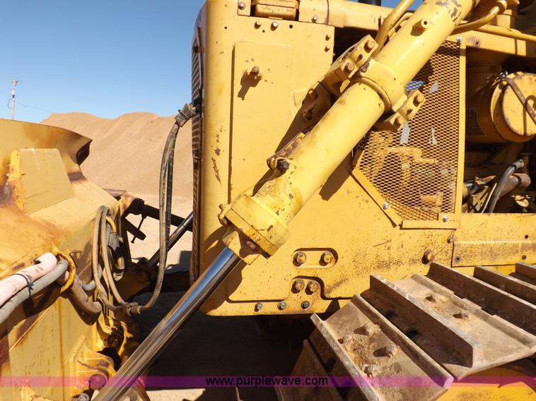 image for item H9060 1977 Caterpillar D7G dozer