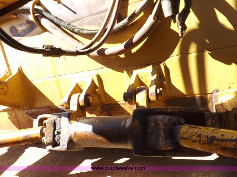 image for item H9060 1977 Caterpillar D7G dozer