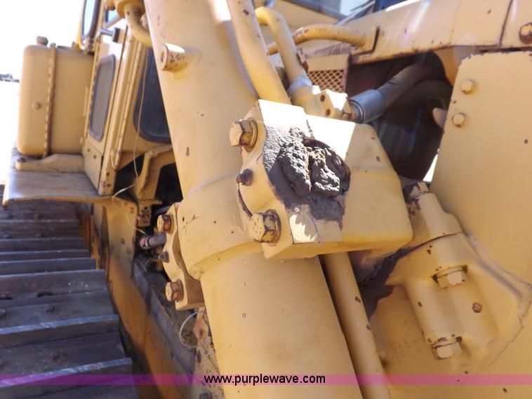 image for item H9060 1977 Caterpillar D7G dozer