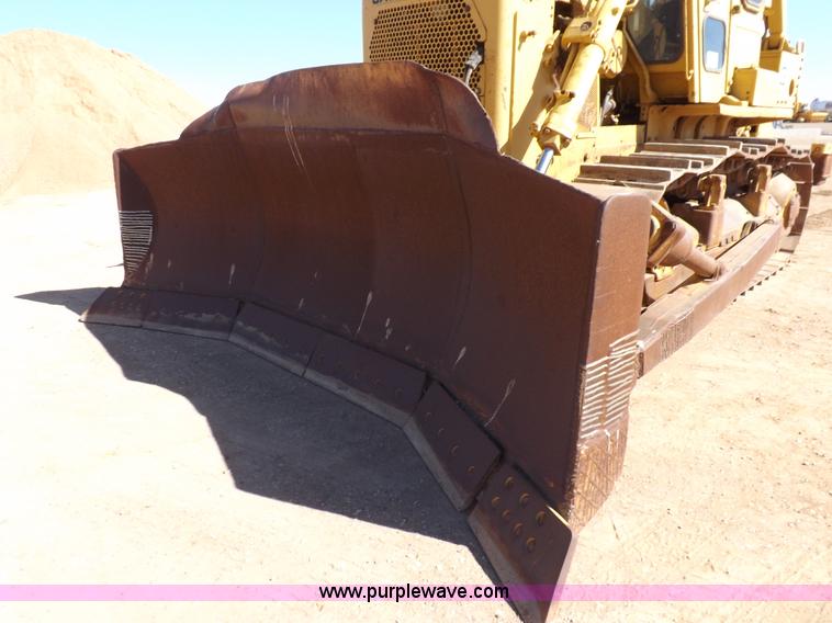 image for item H9060 1977 Caterpillar D7G dozer