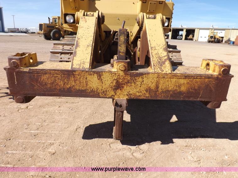 image for item H9060 1977 Caterpillar D7G dozer