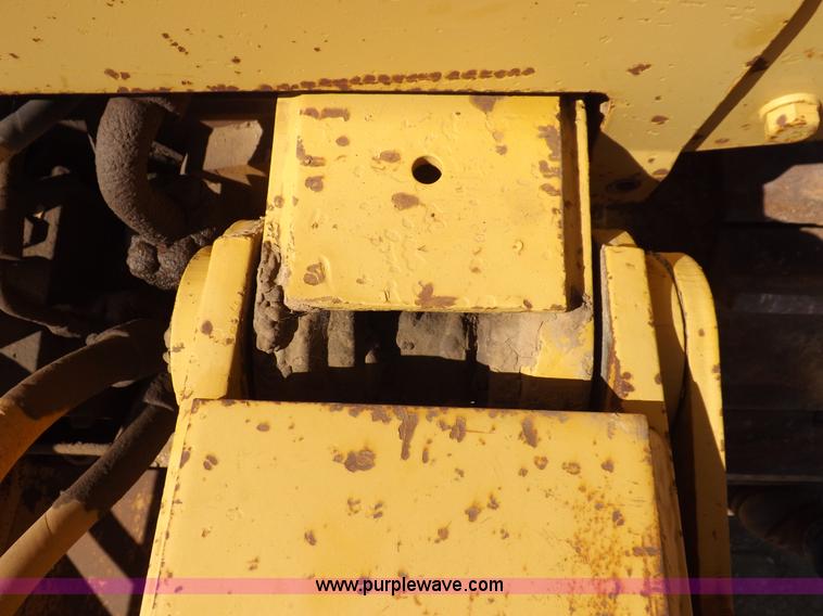 image for item H9060 1977 Caterpillar D7G dozer