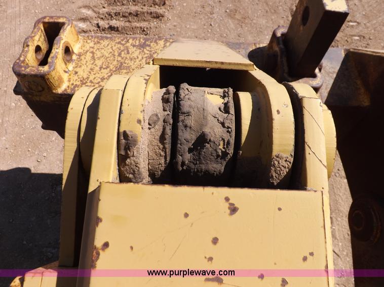 image for item H9060 1977 Caterpillar D7G dozer