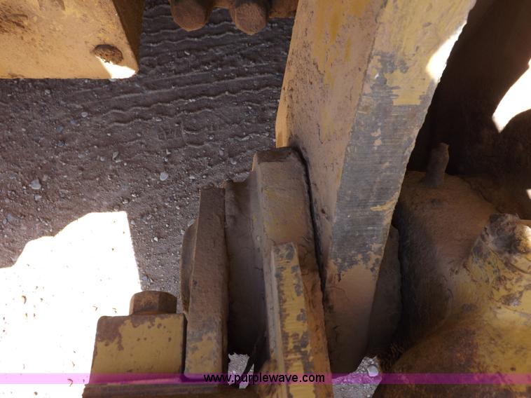 image for item H9060 1977 Caterpillar D7G dozer