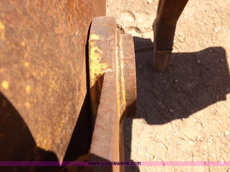 image for item H9060 1977 Caterpillar D7G dozer