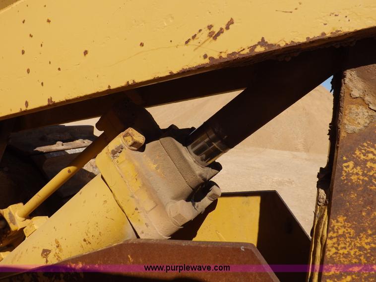 image for item H9060 1977 Caterpillar D7G dozer