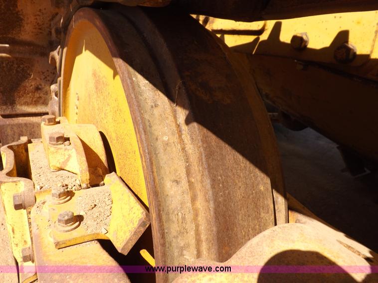 image for item H9060 1977 Caterpillar D7G dozer