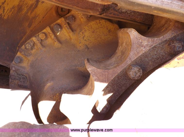 image for item H9060 1977 Caterpillar D7G dozer