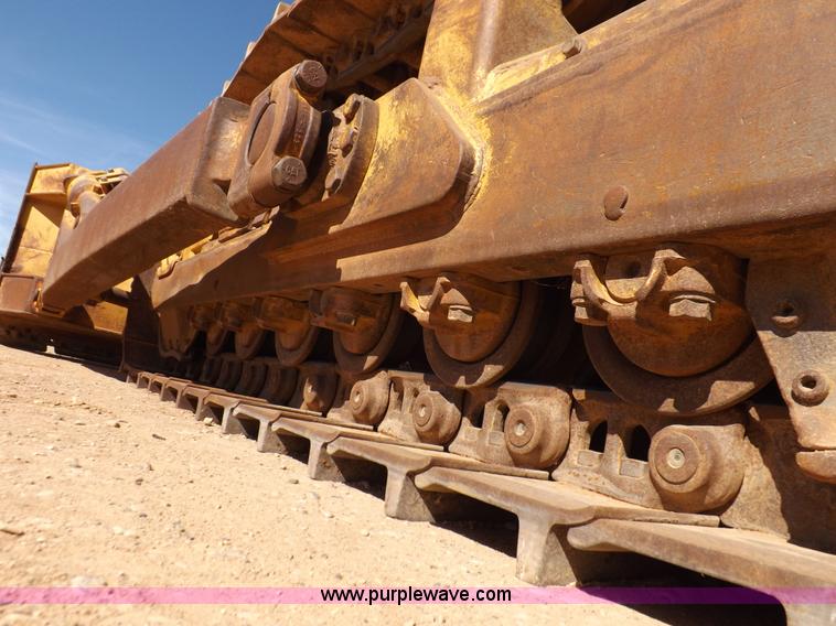 image for item H9060 1977 Caterpillar D7G dozer