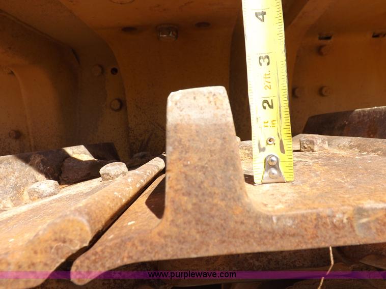 image for item H9060 1977 Caterpillar D7G dozer