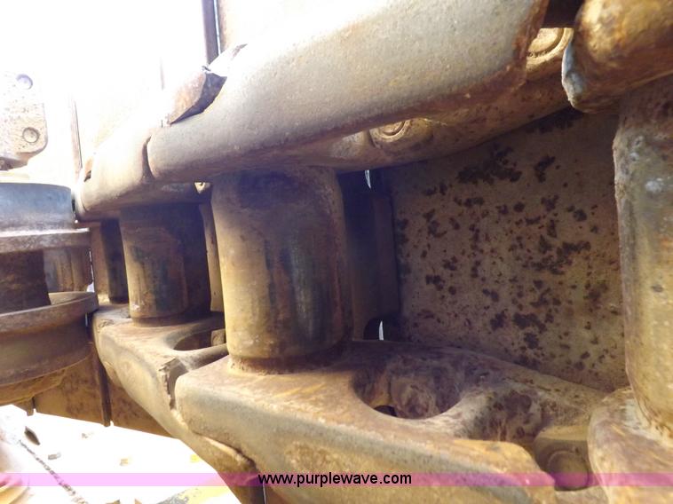 image for item H9060 1977 Caterpillar D7G dozer