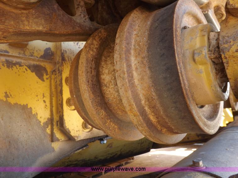 image for item H9060 1977 Caterpillar D7G dozer