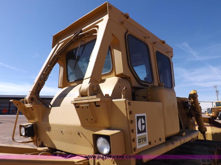 image for item H9060 1977 Caterpillar D7G dozer