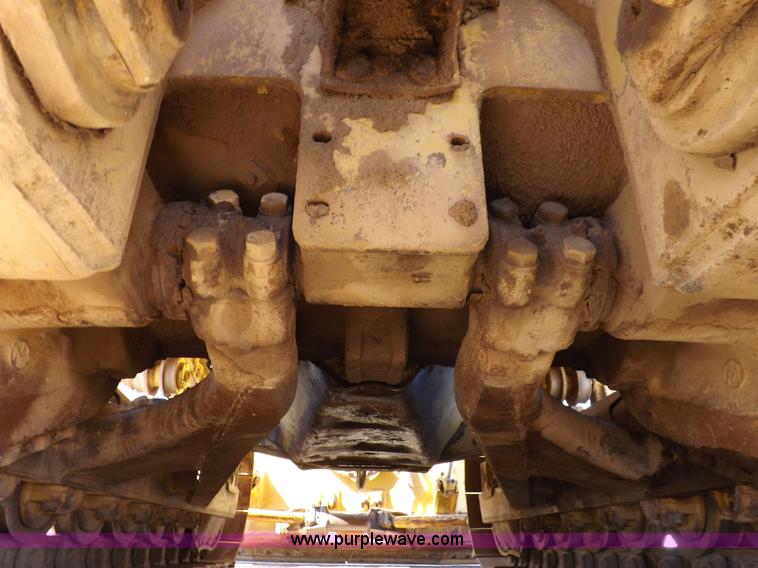 image for item H9060 1977 Caterpillar D7G dozer