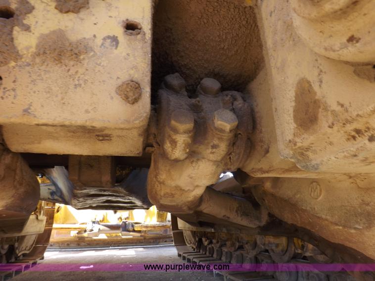 image for item H9060 1977 Caterpillar D7G dozer