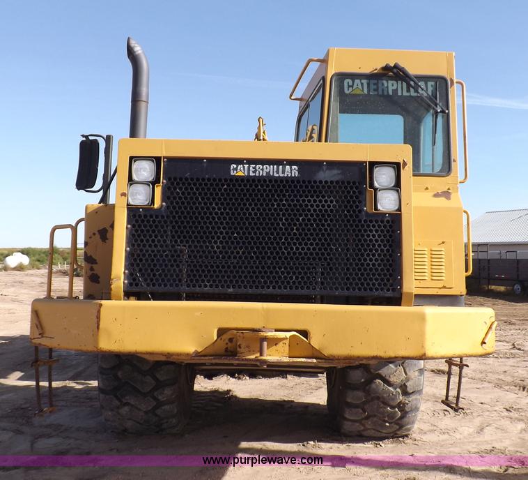 image for item H9066 1990 Caterpillar 615C elevating scraper