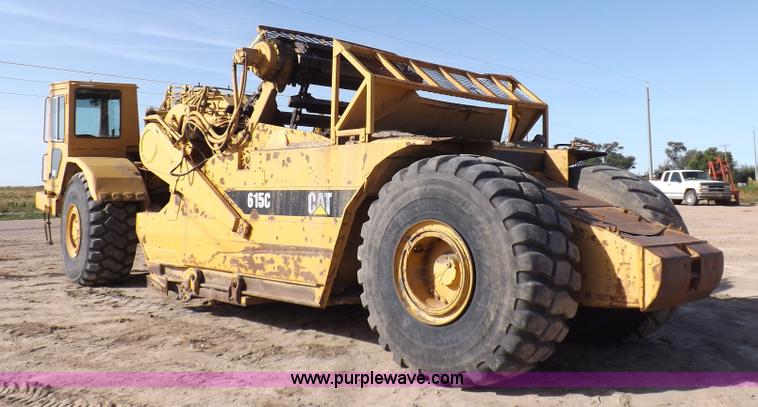 image for item H9066 1990 Caterpillar 615C elevating scraper