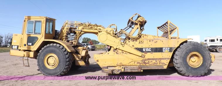 image for item H9066 1990 Caterpillar 615C elevating scraper