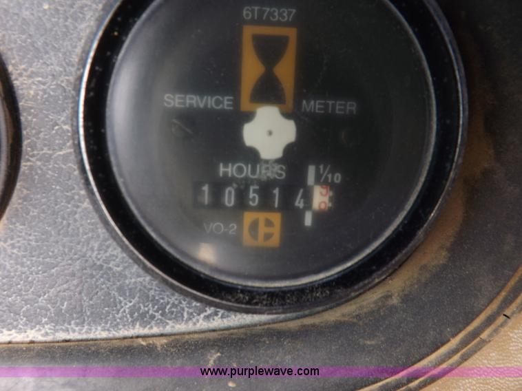 image for item H9066 1990 Caterpillar 615C elevating scraper