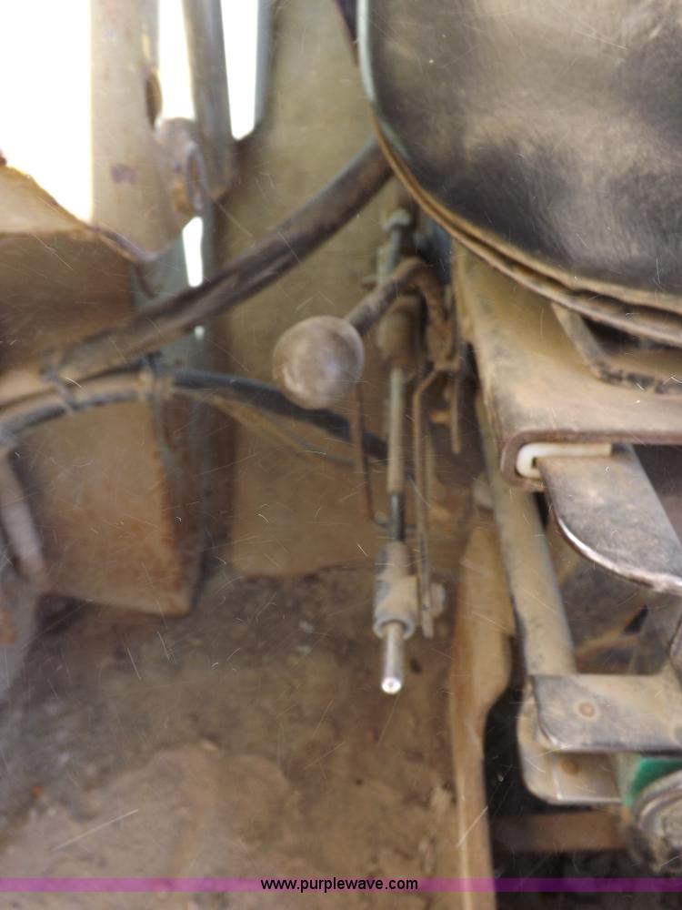 image for item H9066 1990 Caterpillar 615C elevating scraper