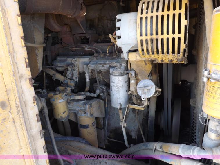 image for item H9066 1990 Caterpillar 615C elevating scraper