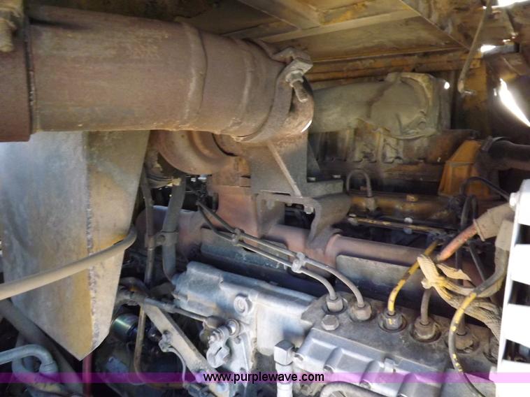 image for item H9066 1990 Caterpillar 615C elevating scraper