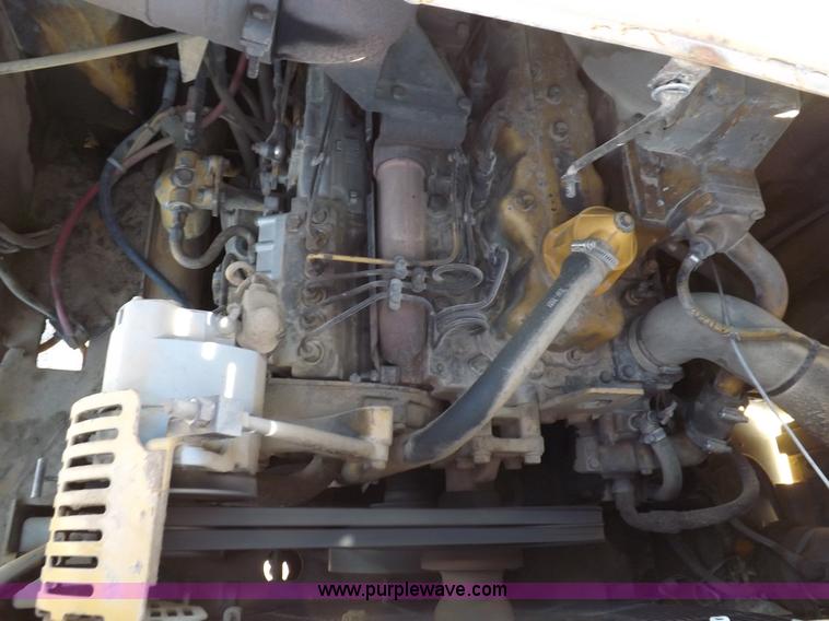 image for item H9066 1990 Caterpillar 615C elevating scraper