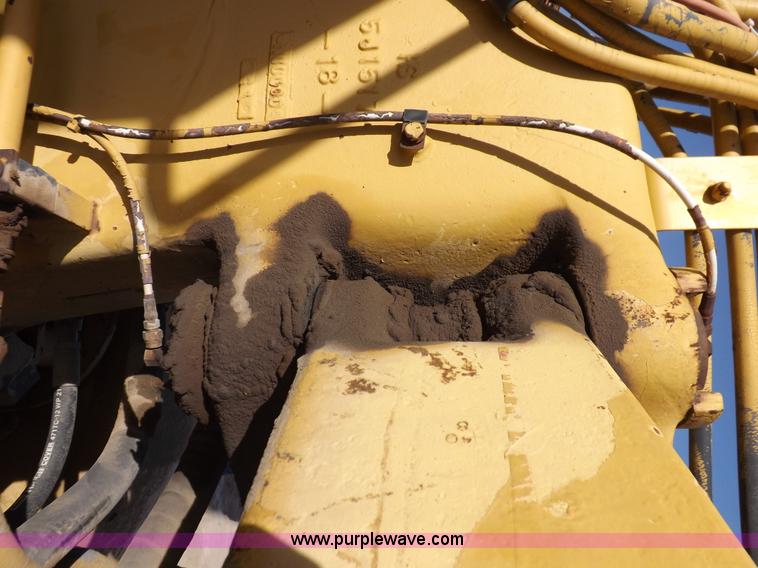 image for item H9066 1990 Caterpillar 615C elevating scraper