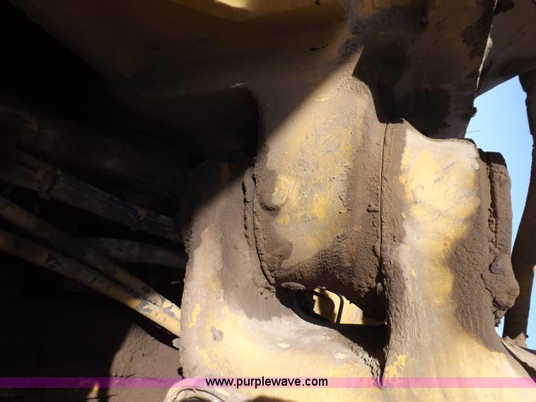 image for item H9066 1990 Caterpillar 615C elevating scraper