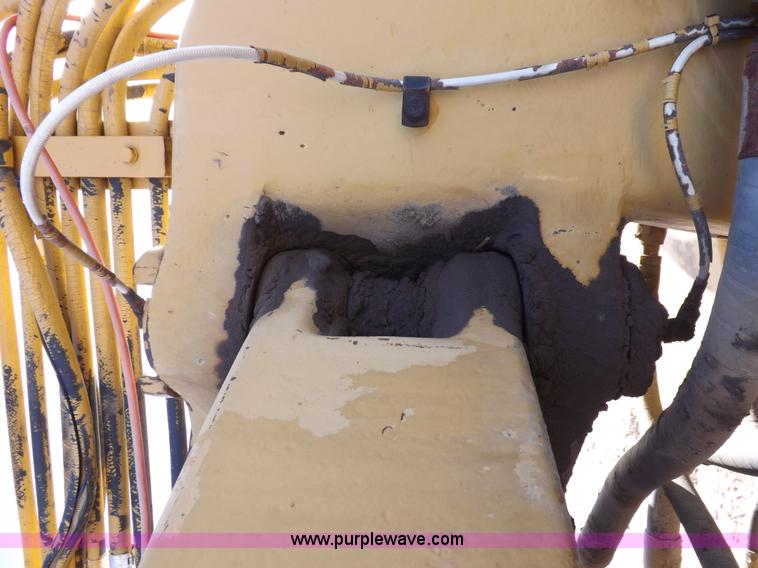 image for item H9066 1990 Caterpillar 615C elevating scraper